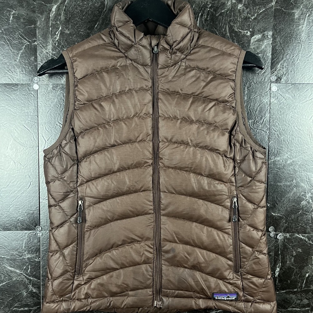Patagonia Women's Brown Puff Down Sweater Vest Small -Flaws